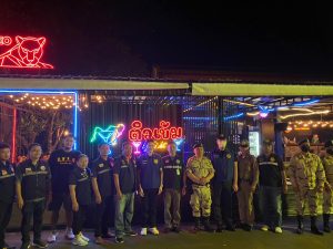 ออกตรวจสถานประกอบการที่มีลักษณะคล้ายสถานบริการในเขตพื้นที่รับผิดชอบ ร่วมเจ้าหน้าที่ฝ่ายปกครองอำเภอเวียงป่าเป้า