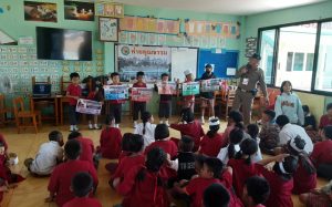 ร่วมบรรยายพิเศษแก่เด็กนักเรียนในสถานศึกษาในกิจกรรมค่ายคุณธรรม-จริยธรรม ณ โรงเรียนพิทักษ์เกียรติวิทยา ในหัวข้อ เด็กยุคใหม่รู้เท่าทัน สื่อดิจิทัสและป้องกันนักสูบมือใหม่ สังคมไทยไร้ควันบุหรี่