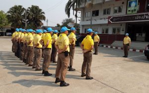 จิตอาสาพัฒนาโดยร่วมทำความสะอาดสถานที่ราชการ