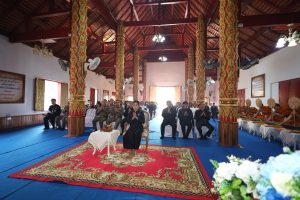 สถานีตำรวจภูธรเวียงป่าเป้า ร่วมพิธีสวดพระพุทธมนต์และเจริญจิตภาวนา อุทิศถวายเป็นพระราชกุศลแด่สมเด็จพระนางเจ้าสิริกิติ์ พระบรมราชินีนาถ พระบรมราชชนนีพันปีหลวง